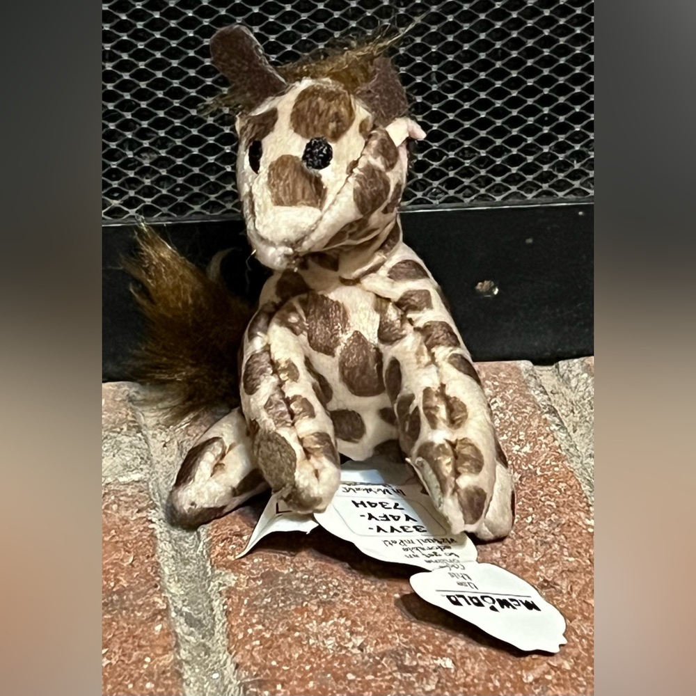 McWorld Rare Mama Giraffe Only Hearts Pets Stuffed Miniature McDonald's Toy
